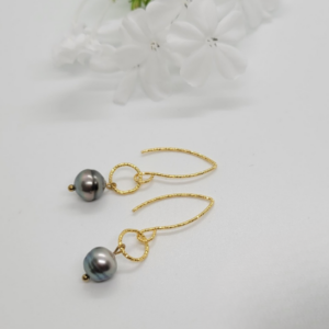 les-bijoux-de-pims-boucles-crochet-or-perle-tahiti