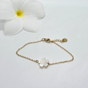 les-bijoux-de-pims-bracelet-fleur-nacre-blanche
